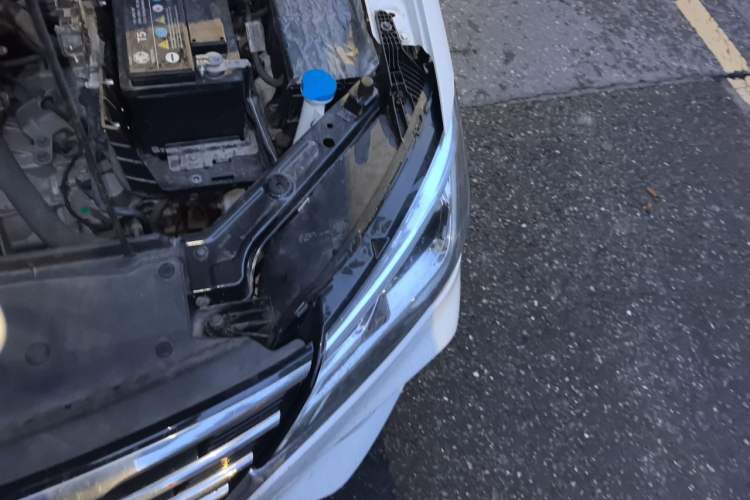 Used Roewe i5 2019 1.5L Automatic 4G Connected Linghao Edition Engine Bay Left