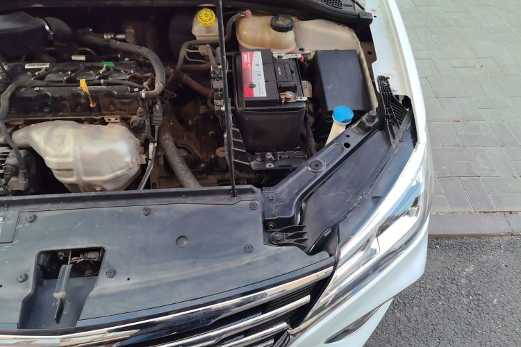 Used Roewe i5 2019 1.5L Manual 4G Connected Langyue Edition Engine Bay Left