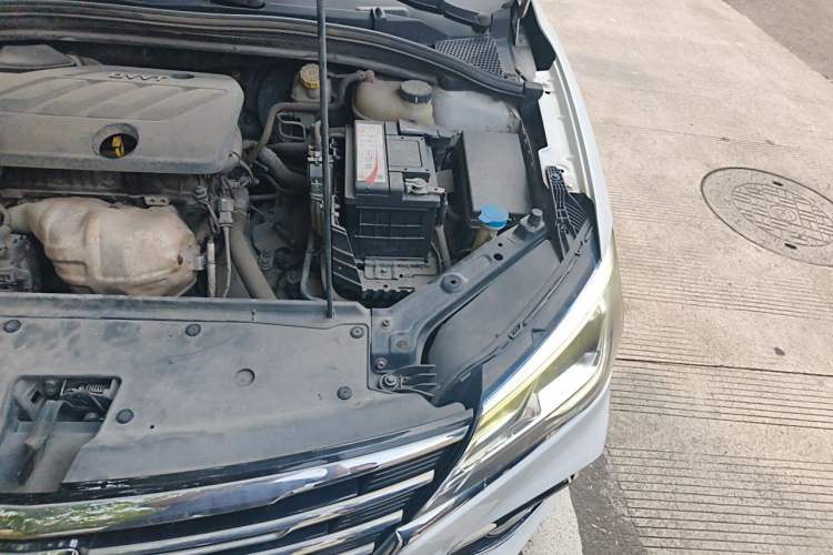 Used Roewe i5 2019 1.5L Automatic 4G Connected Langhao Edition Engine Bay Left
