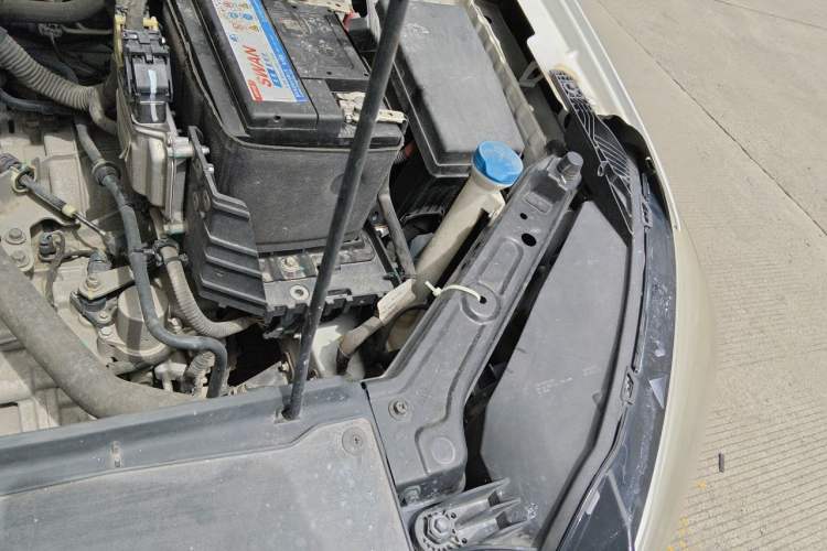 Used Roewe i5 2019 1.5L Automatic 4G Connected Langyue Edition Engine Bay Left