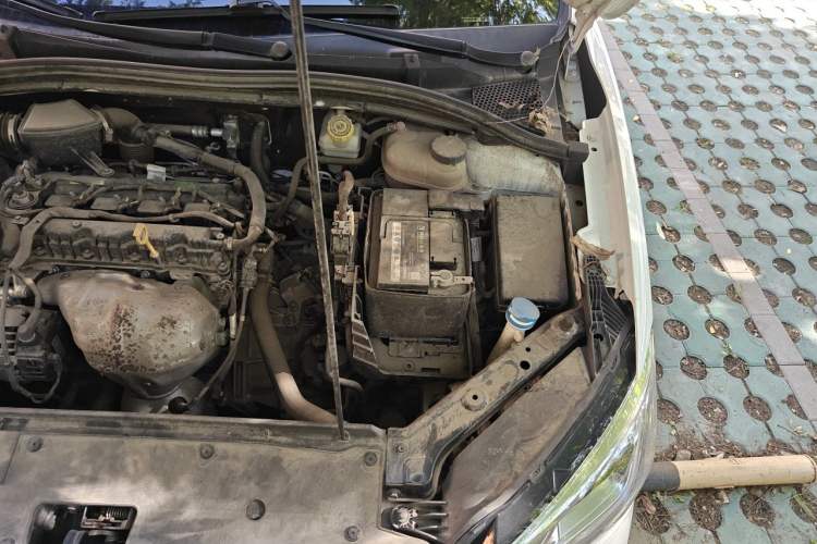 Used Roewe i5 2019 1.5L Automatic 4G Connected Linghao Edition Engine Bay Left