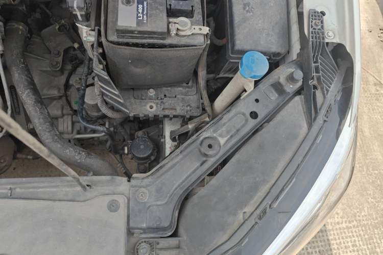 Used Roewe i5 2019 1.5L Automatic 4G Connected Langyue Edition Engine Bay Left