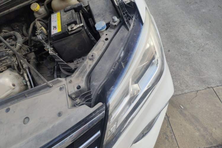 Used Roewe i5 2019 1.5L Automatic 4G Connected Langyue Edition Engine Bay Left