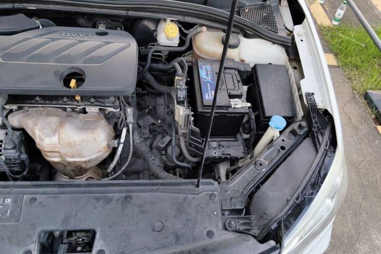Used Roewe i5 2019 1.5L Automatic 4G Connected Langhao Edition Engine Bay Left