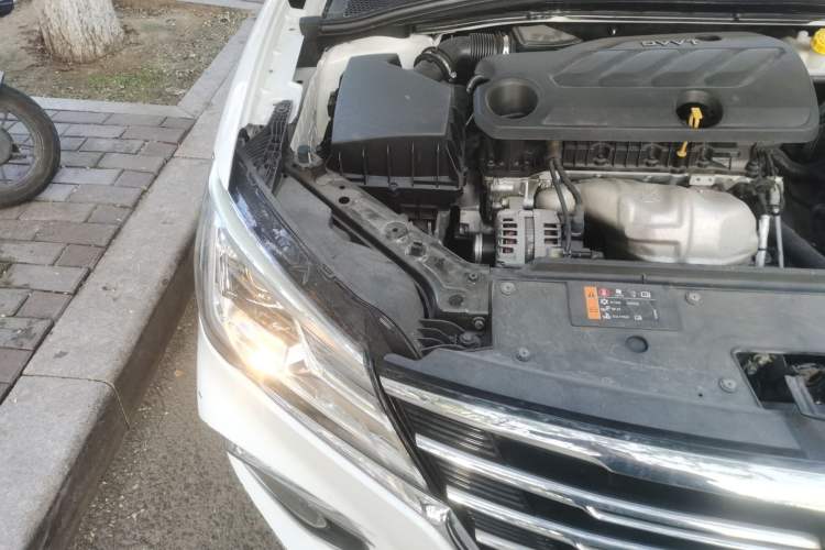 Used Roewe i5 2019 1.5L Automatic 4G Connected Langhao Edition Engine Bay Right