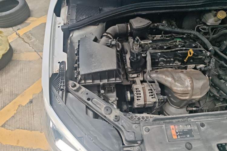 Used Roewe i5 2019 1.5L Automatic 4G Connected Langyue Edition Engine Bay Right