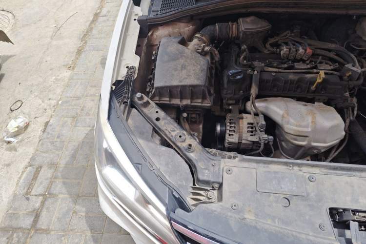 Used Roewe i5 2019 1.5L Automatic 4G Connected Langyue Edition Engine Bay Right