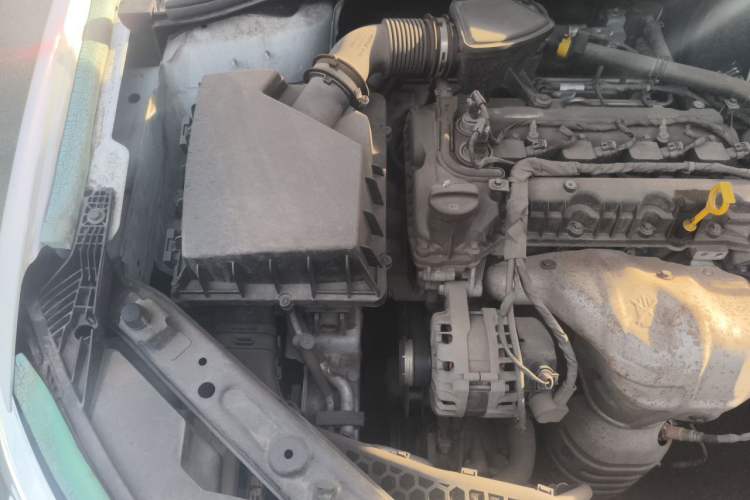 Used Roewe i5 2019 1.5L Manual 4G Connected Langyue Edition Engine Bay Right