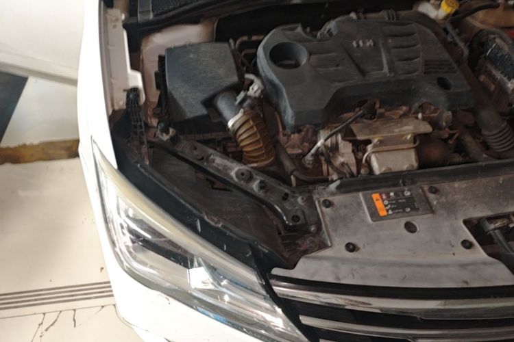 Used Roewe i5 2019 20T Automatic 4G Connected Supercharged Flagship Edition Engine Bay Right