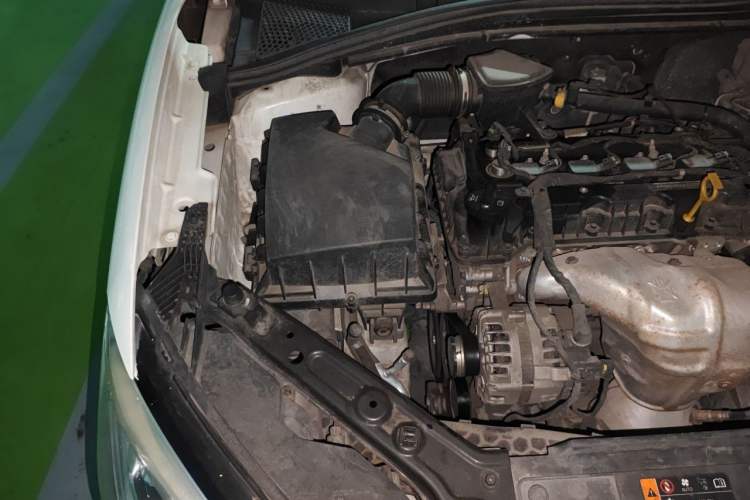 Used Roewe i5 2019 1.5L Automatic 4G Connected Langyue Edition Engine Bay Right
