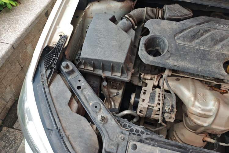 Used Roewe i5 2019 1.5L Manual 4G Connectable Langhao Edition Engine Bay Right