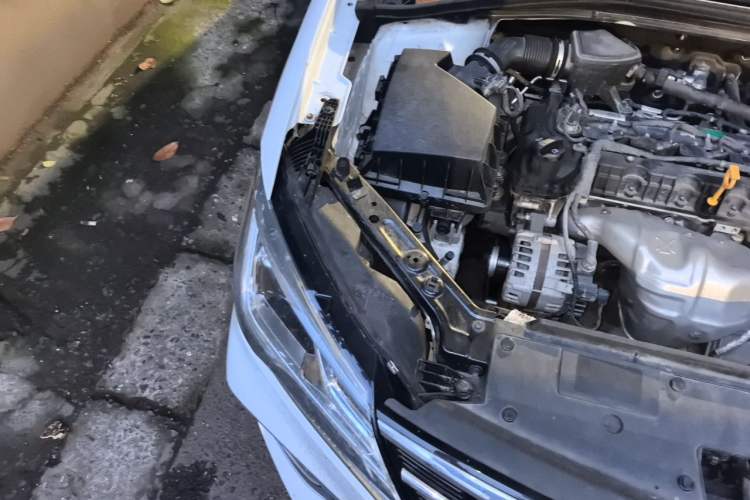 Used Roewe i5 2019 1.5L Automatic 4G Connected Linghao Edition Engine Bay Right