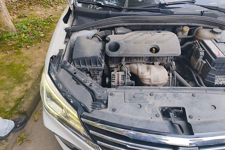 Used Roewe i5 2019 1.5L Automatic 4G Connected Langhao Edition Engine Bay Right