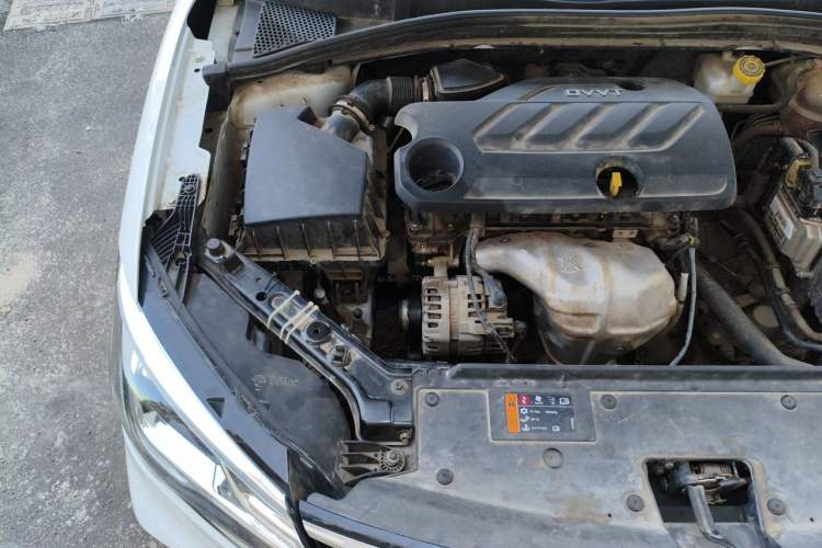 Used Roewe i5 2019 1.5L Automatic 4G Connected Langhao Edition Engine Bay Right