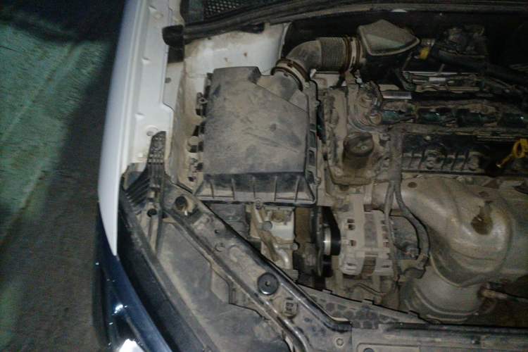 Used Roewe i5 2019 1.5L Manual 4G Connected Langyue Edition Engine Bay Right