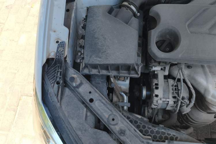 Used Roewe i5 2019 1.5L Manual 4G Connectable Langhao Edition Engine Bay Right