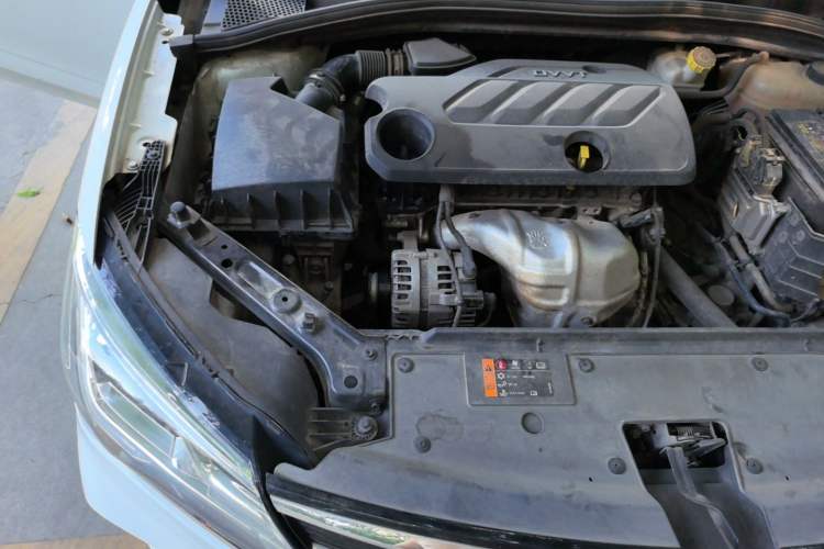Used Roewe i5 2019 1.5L Automatic 4G Connected Langhao Edition Engine Bay Right