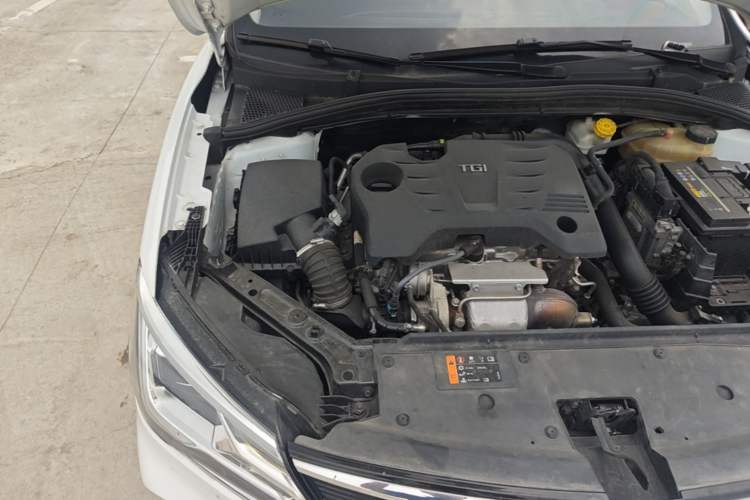 Used Roewe i5 2019 20T Automatic 4G Connected Supercharged Flagship Edition Engine Bay Right