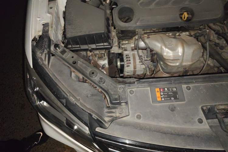 Used Roewe i5 2019 1.5L Automatic 4G Connected Langhao Edition Engine Bay Right