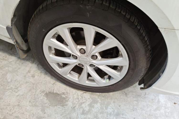 Used Roewe i5 2019 1.5L Automatic 4G Connected Langyue Edition Exterior 1