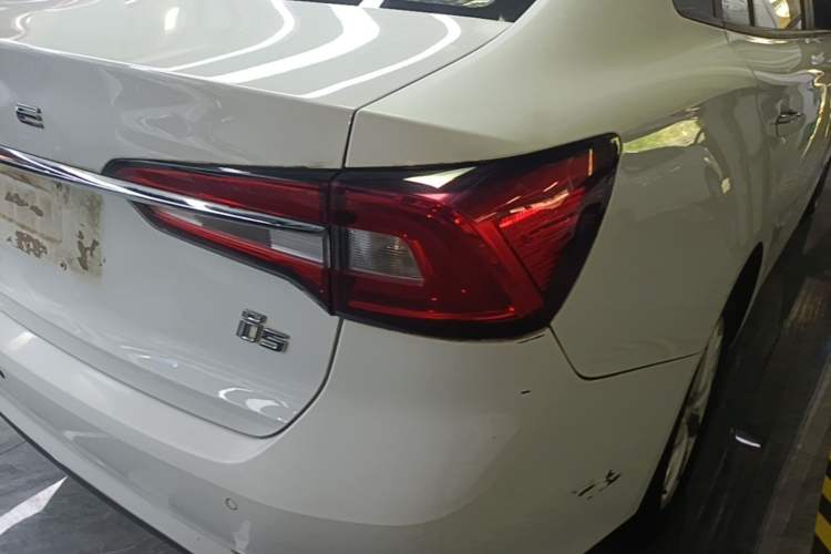 Used Roewe i5 2019 1.5L Manual 4G Connected Langyue Edition Exterior 2