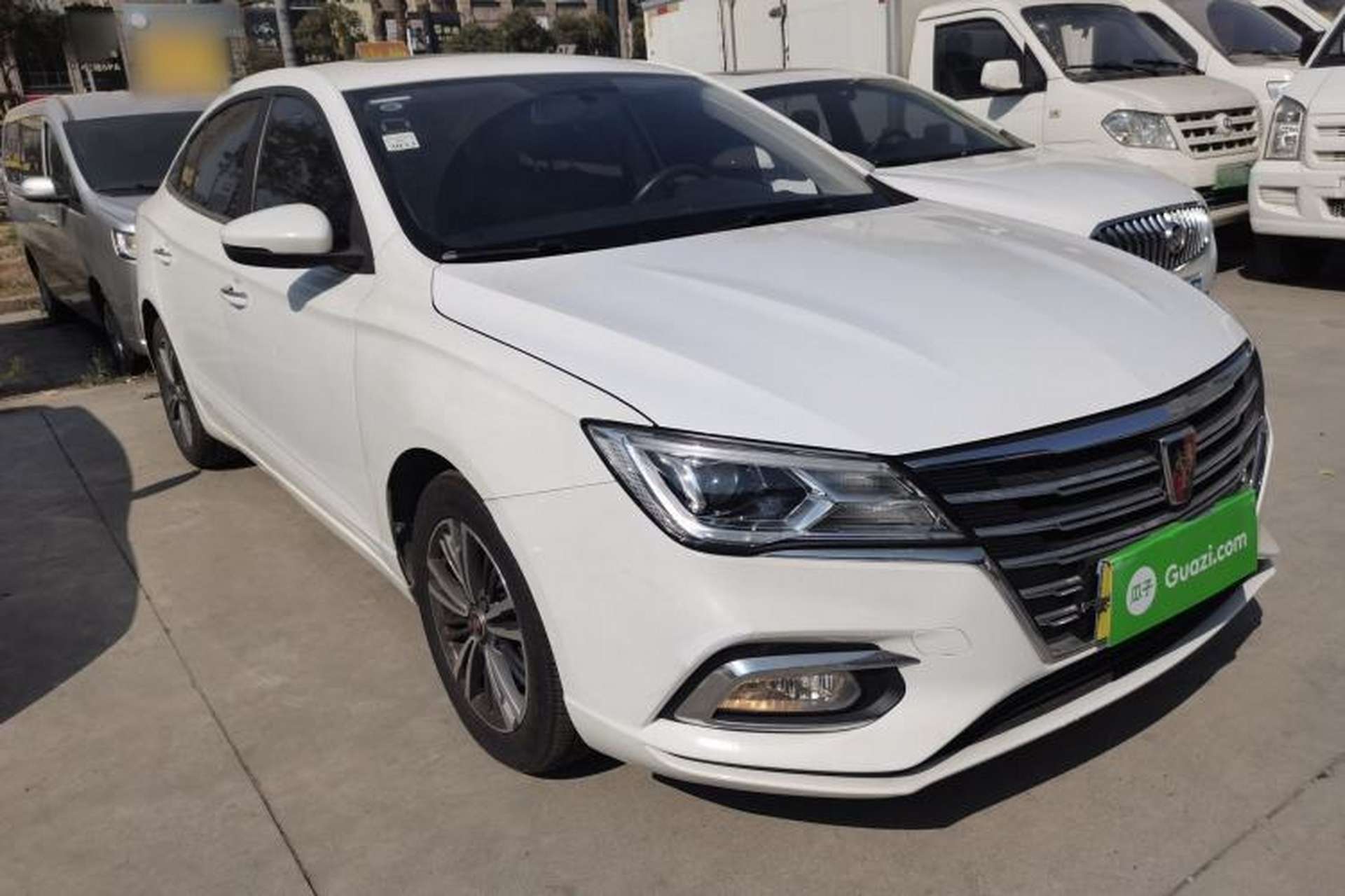 Used Roewe i5 2019 1.5L Manual 4G Connect Leehao Flagship Edition Exterior 2