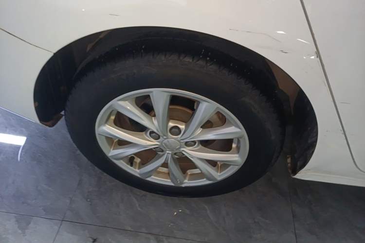 Used Roewe i5 2019 1.5L Manual 4G Connected Langyue Edition Exterior 4