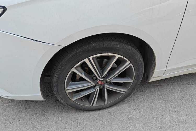 Used Roewe i5 2019 20T Automatic 4G Connect Luxury Flagship Edition Exterior 4