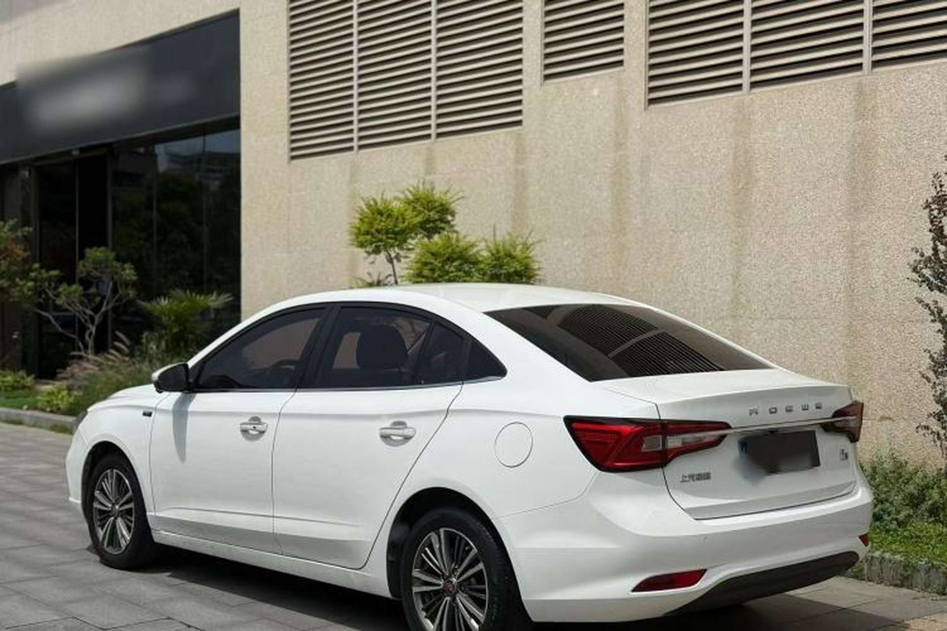 Used Roewe i5 2019 1.5L Automatic 4G Connected Langhao Edition Exterior 4