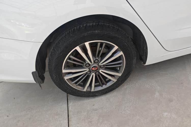 Used Roewe i5 2019 1.5L Manual 4G Connectable Langhao Edition Exterior 5