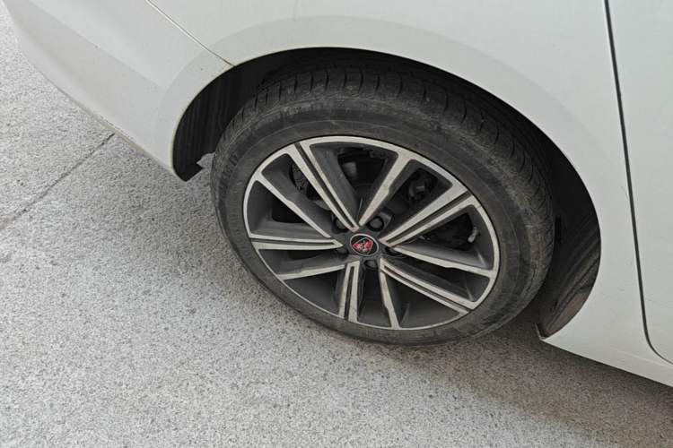 Used Roewe i5 2019 20T Automatic 4G Connect Luxury Flagship Edition Exterior 5