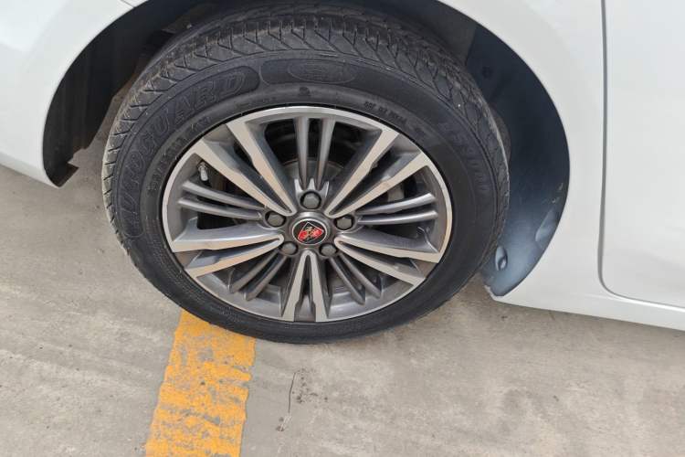Used Roewe i5 2019 1.5L Manual 4G Connect Leehao Flagship Edition Exterior 5