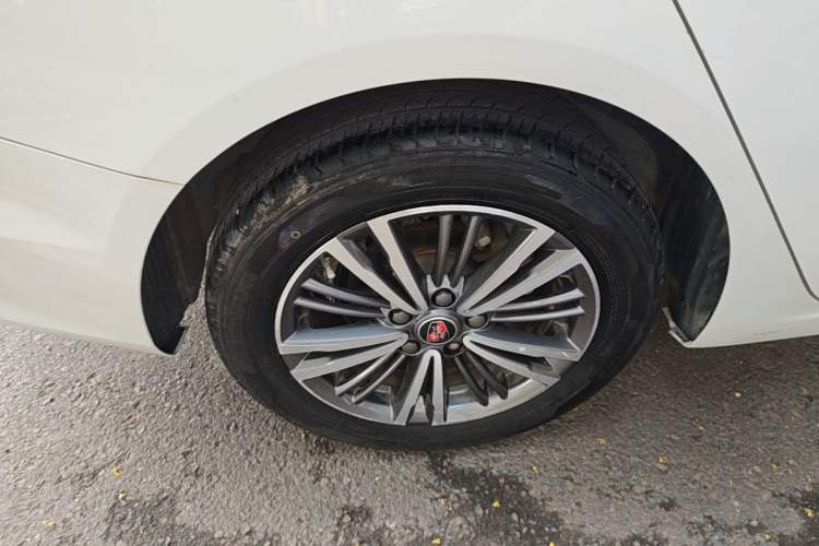 Used Roewe i5 2019 1.5L Manual 4G Connectable Langhao Edition Exterior 5