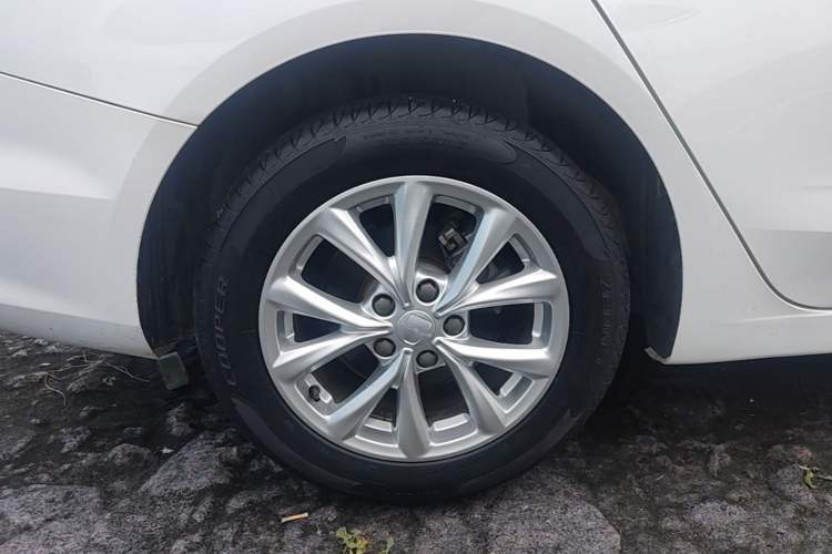 Used Roewe i5 2019 1.5L Automatic 4G Connected Langyue Edition Exterior 5