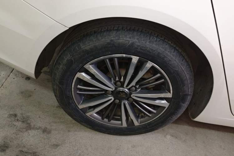 Used Roewe i5 2019 1.5L Manual 4G Connect Leehao Flagship Edition Exterior 5