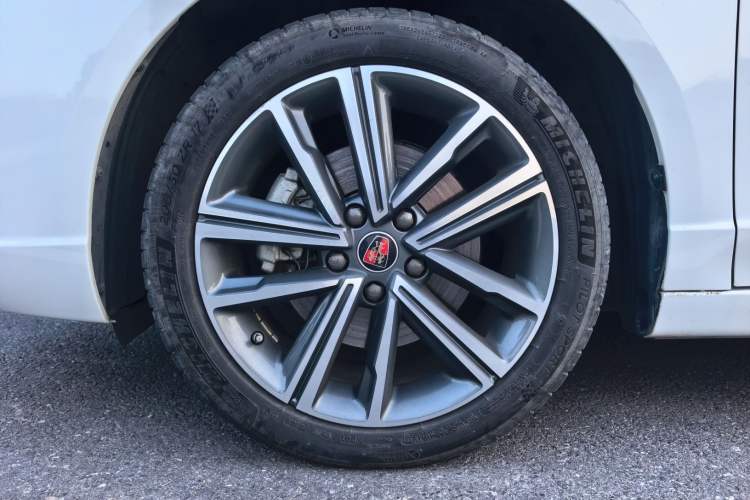 Used Roewe i5 2019 20T Automatic Intelligent Connectivity Super-Power Supreme Edition Exterior 7
