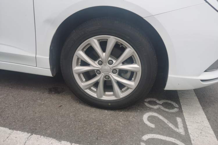 Used Roewe i5 2019 1.5L Automatic 4G Connected Langyue Edition Exterior 7