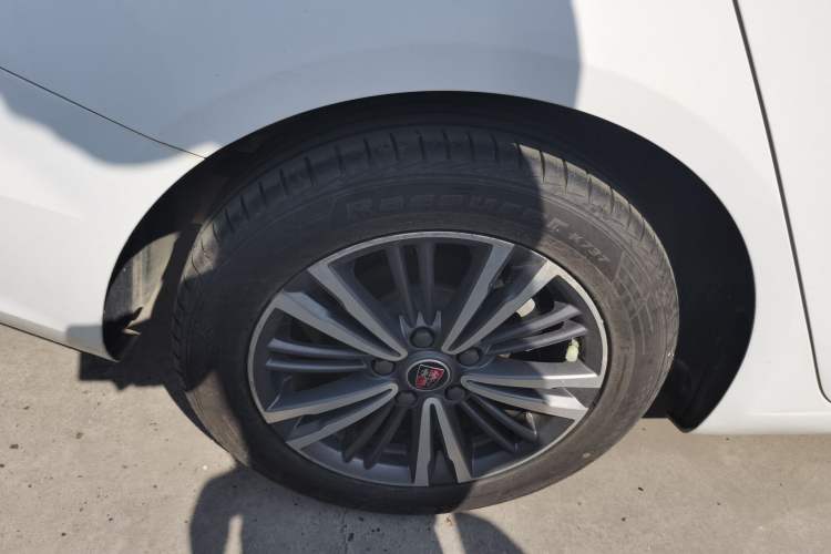 Used Roewe i5 2019 1.5L Manual 4G Connect Leehao Flagship Edition Exterior 8