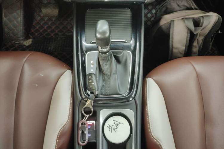 Used Roewe i5 2019 1.5L Automatic 4G Connected Langyue Edition Gear Lever