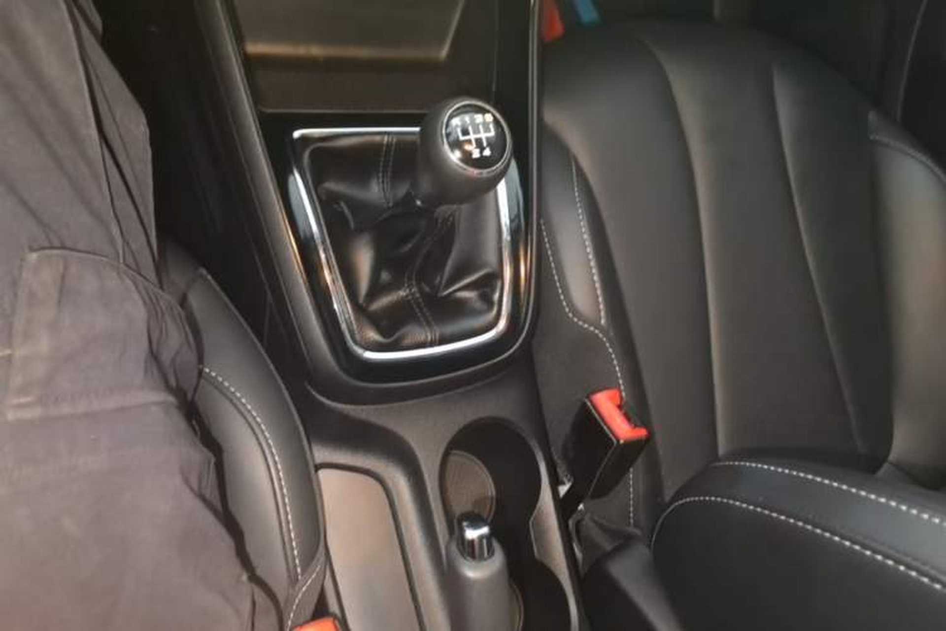 Used Roewe i5 2019 1.5L Manual 4G Connectable Langhao Edition Gear Lever