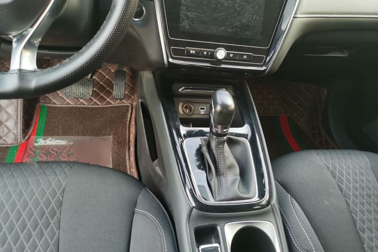 Used Roewe i5 2019 1.5L Automatic 4G Connected Linghao Edition Gear Lever
