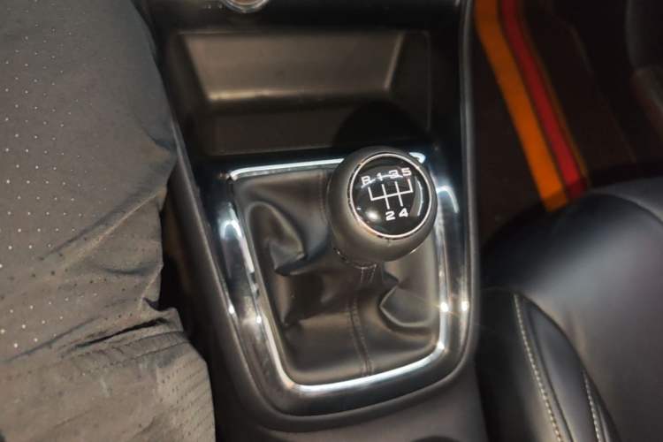 Used Roewe i5 2019 1.5L Manual 4G Connected Langyue Edition Gear Lever
