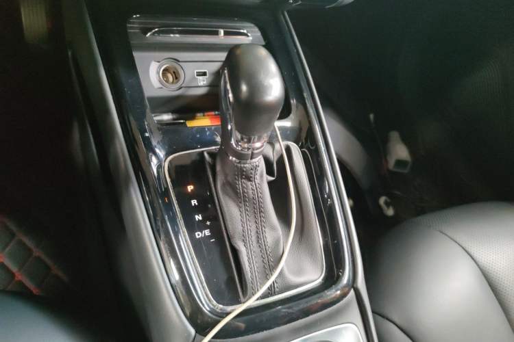Used Roewe i5 2019 1.5L Automatic 4G Connected Langhao Edition Gear Lever