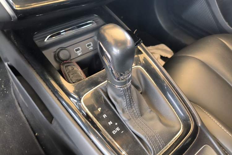 Used Roewe i5 2019 1.5L Automatic 4G Connected Langhao Edition Gear Lever