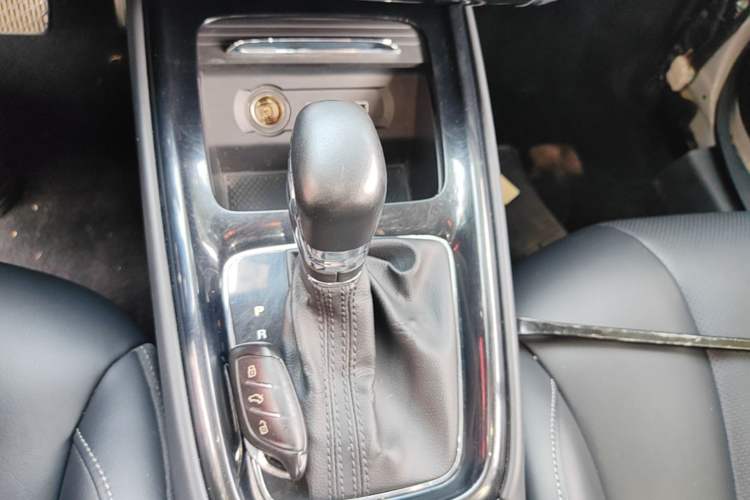 Used Roewe i5 2019 1.5L Automatic 4G Connected Langhao Edition Gear Lever