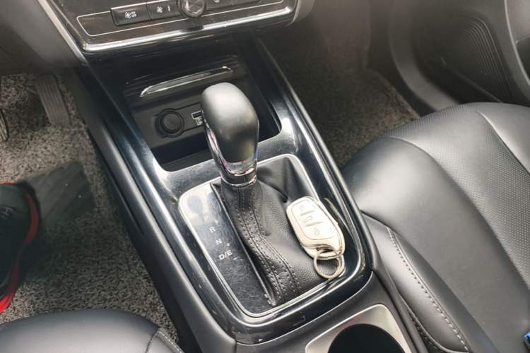Used Roewe i5 2019 1.5L Automatic 4G Connected Linghao Flagship Edition Gear Lever