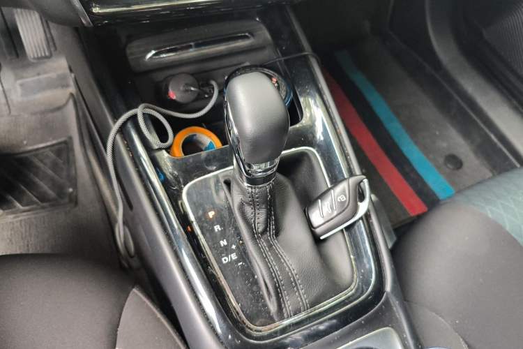 Used Roewe i5 2019 1.5L Automatic 4G Connected Linghao Edition Gear Lever