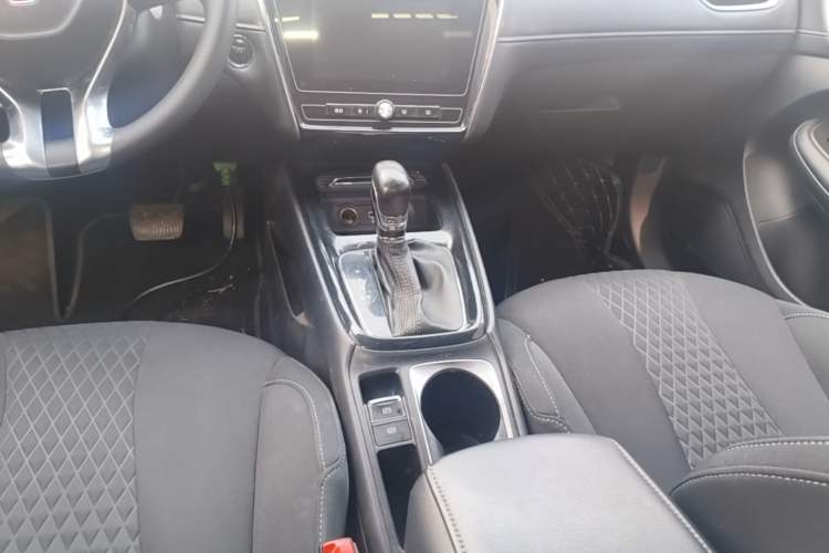 Used Roewe i5 2019 1.5L Automatic 4G Connected Langyue Edition Gear Lever