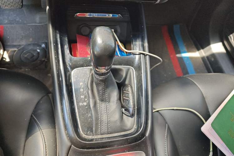 Used Roewe i5 2019 20T Automatic 4G Connected Supercharged Flagship Edition Gear Lever