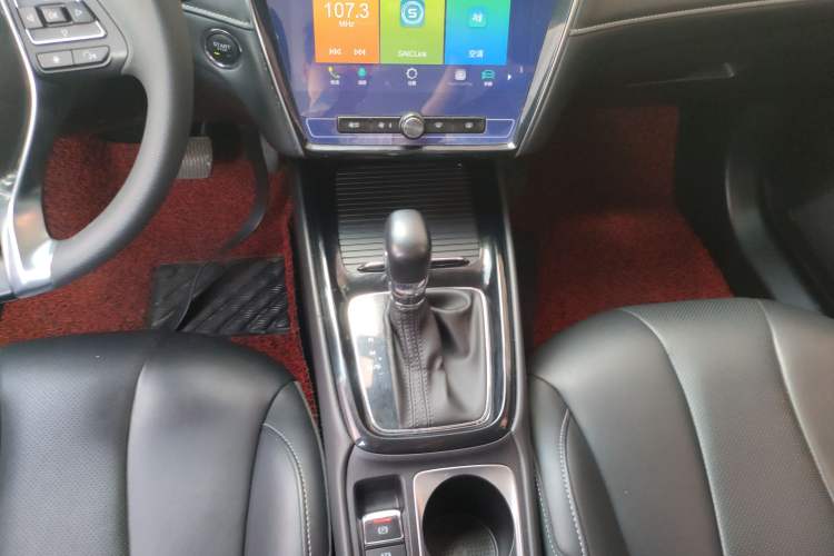 Used Roewe i5 2019 20T Automatic 4G Connect Luxury Flagship Edition Gear Lever